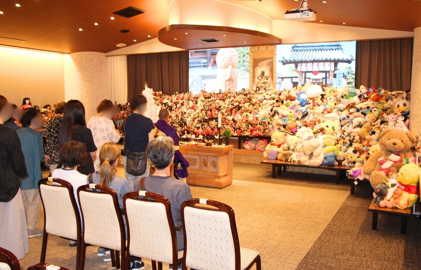 人形供養祭　ぬいぐるみ供養祭　供養　人形　伊予市　愛媛　人形供養　愛媛イベント　イベント情報　イベント　人形供養　ぬいぐるみ供養　無料　松山市　2025　　 　月心会館　月心グループ　港南　月心　月心会館港南　公益社